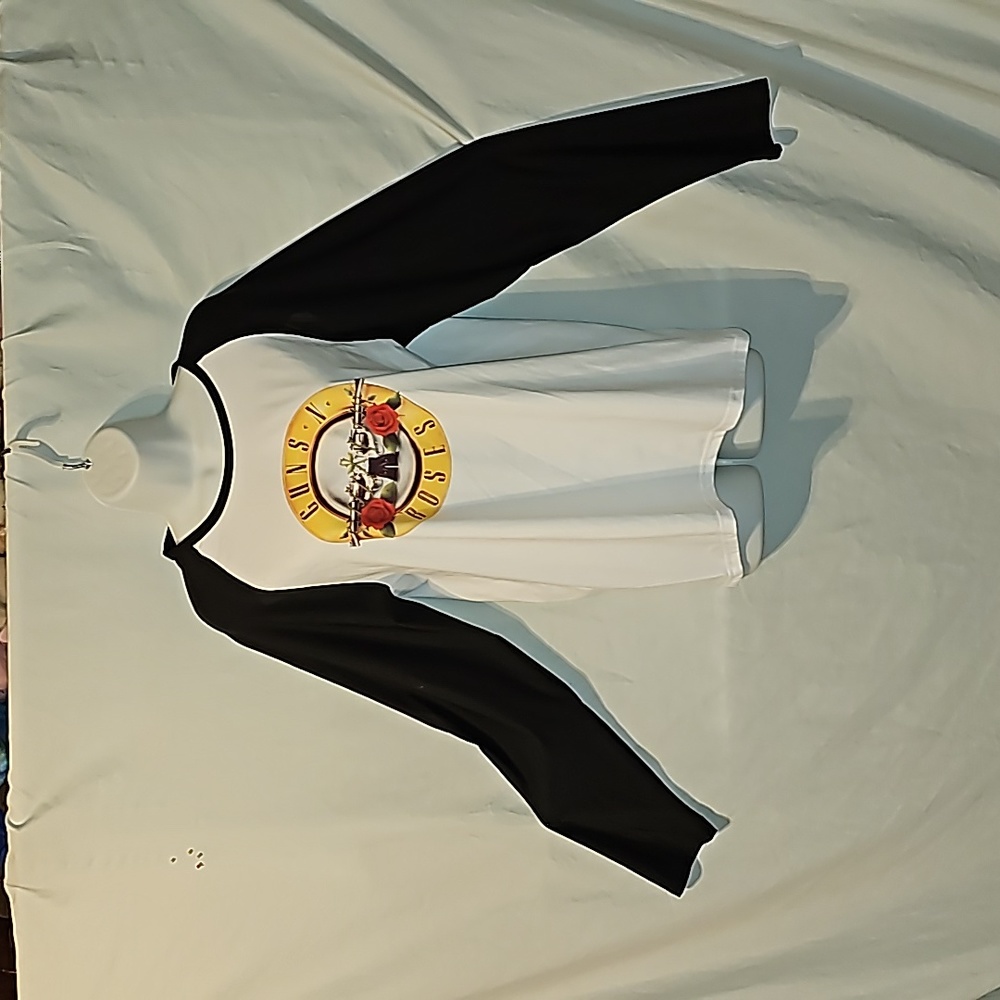 Guns-N-Roses shirt